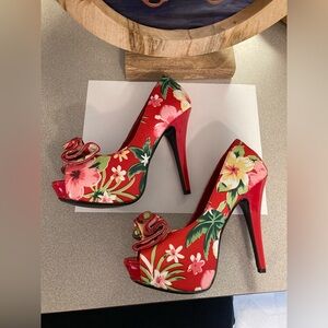 Pin Up Couture heels, Lolita, red floral fabric, sz 7, new without box